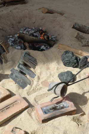 Fira de la Prehistòria a Flix Fira de la Prehistòria a Flix